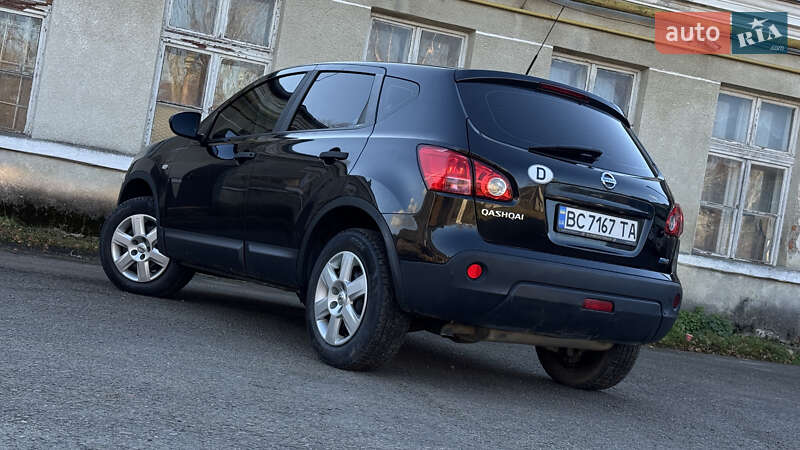 Внедорожник / Кроссовер Nissan Qashqai 2010 в Стрые