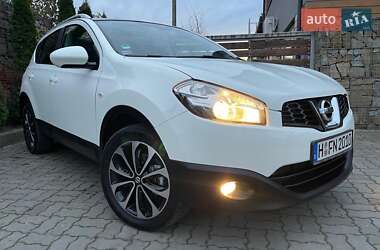 Внедорожник / Кроссовер Nissan Qashqai 2010 в Стрые