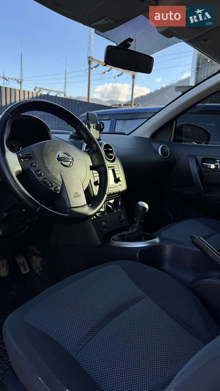 Внедорожник / Кроссовер Nissan Qashqai 2010 в Стрые