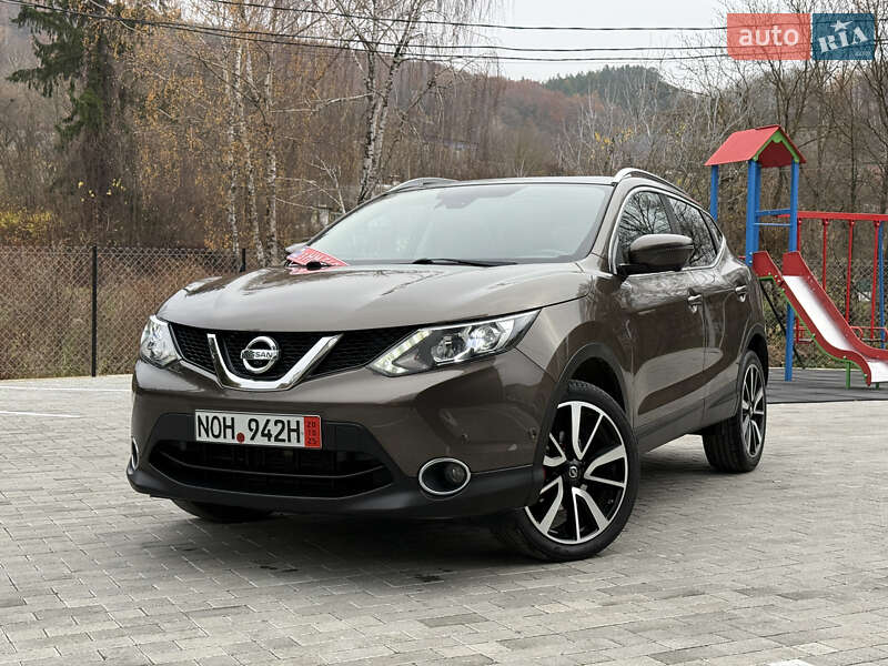 Внедорожник / Кроссовер Nissan Qashqai 2015 в Кременце