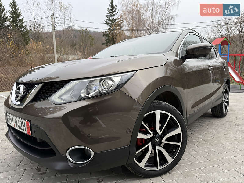 Внедорожник / Кроссовер Nissan Qashqai 2015 в Кременце