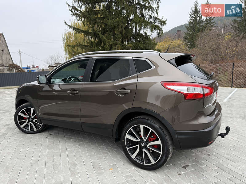 Внедорожник / Кроссовер Nissan Qashqai 2015 в Кременце