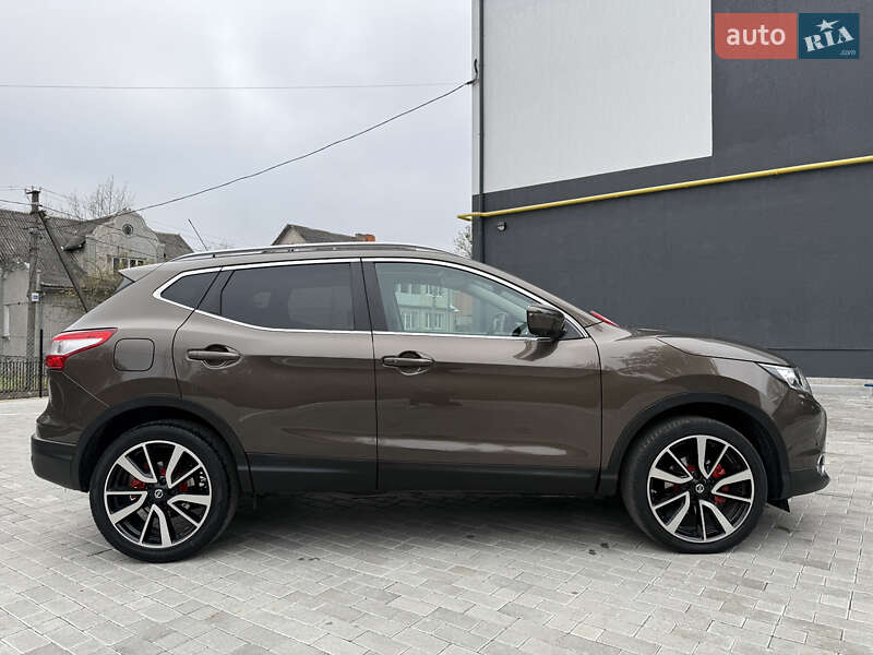 Внедорожник / Кроссовер Nissan Qashqai 2015 в Кременце