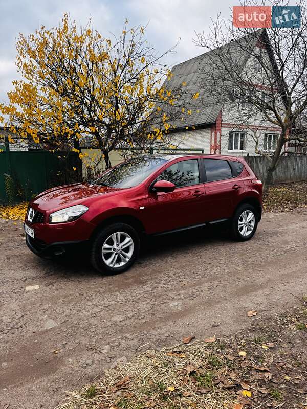 Внедорожник / Кроссовер Nissan Qashqai 2013 в Чернигове