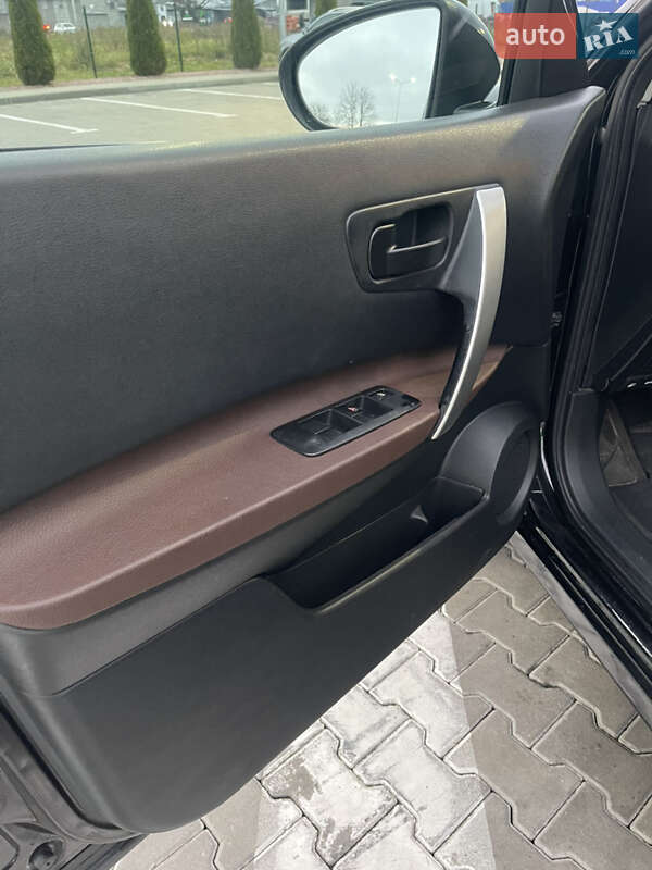 Внедорожник / Кроссовер Nissan Qashqai 2009 в Стрые