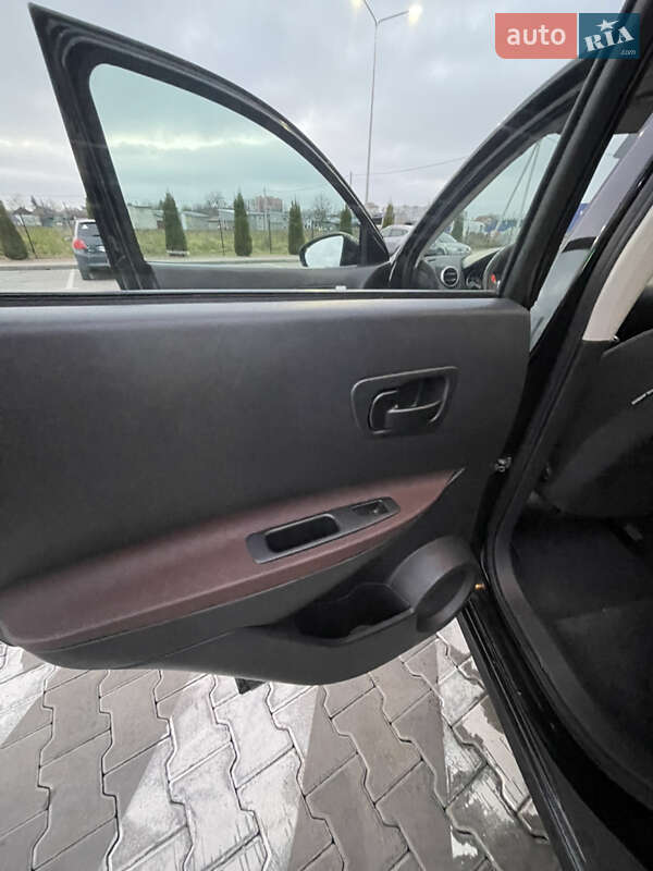 Внедорожник / Кроссовер Nissan Qashqai 2009 в Стрые