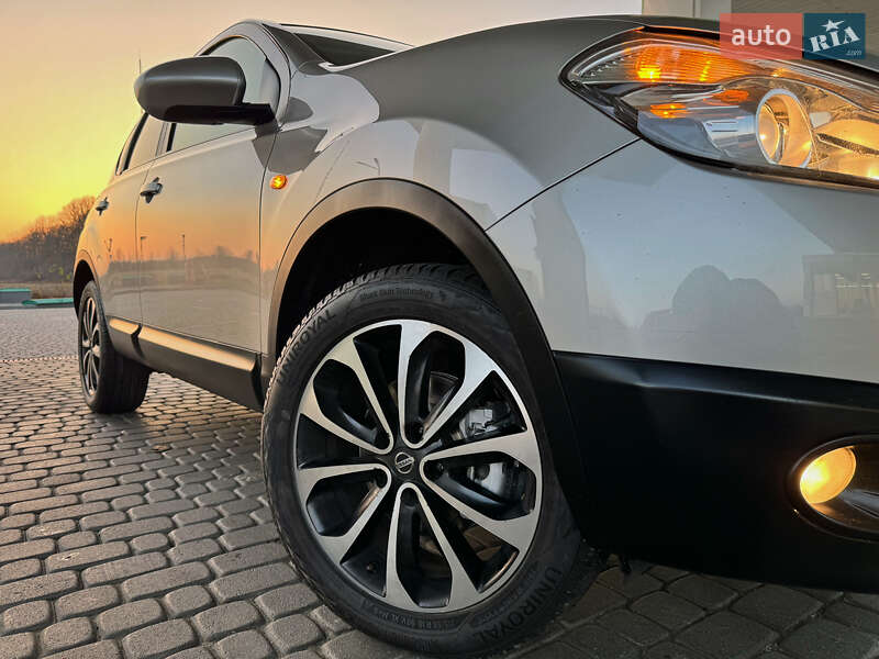 Внедорожник / Кроссовер Nissan Qashqai 2012 в Стрые