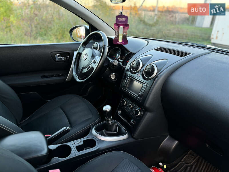 Внедорожник / Кроссовер Nissan Qashqai 2012 в Стрые