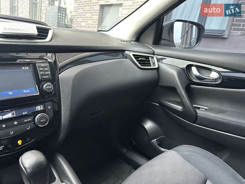 Внедорожник / Кроссовер Nissan Qashqai 2015 в Львове