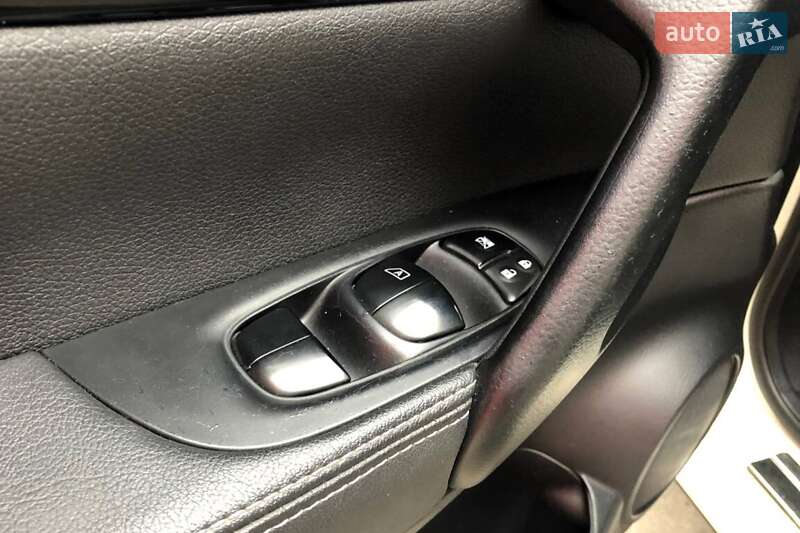 Внедорожник / Кроссовер Nissan Qashqai 2015 в Киеве фото 20 Внедорожник / Кроссовер Nissan Qashqai 2015 в Киеве