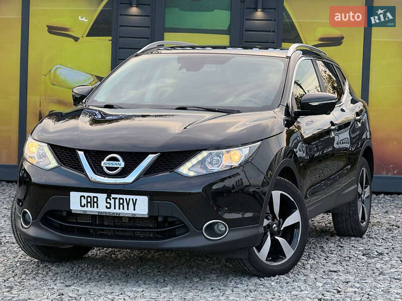 Позашляховик / Кросовер Nissan Qashqai 2015 в Стрию