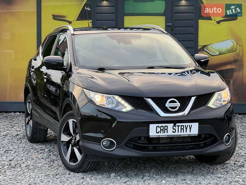 Позашляховик / Кросовер Nissan Qashqai 2015 в Стрию
