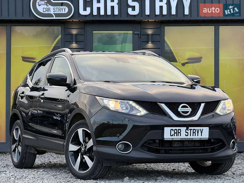 Позашляховик / Кросовер Nissan Qashqai 2015 в Стрию