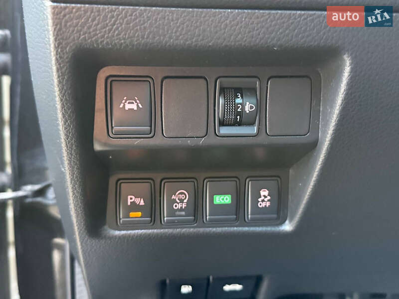 Позашляховик / Кросовер Nissan Qashqai 2015 в Стрию