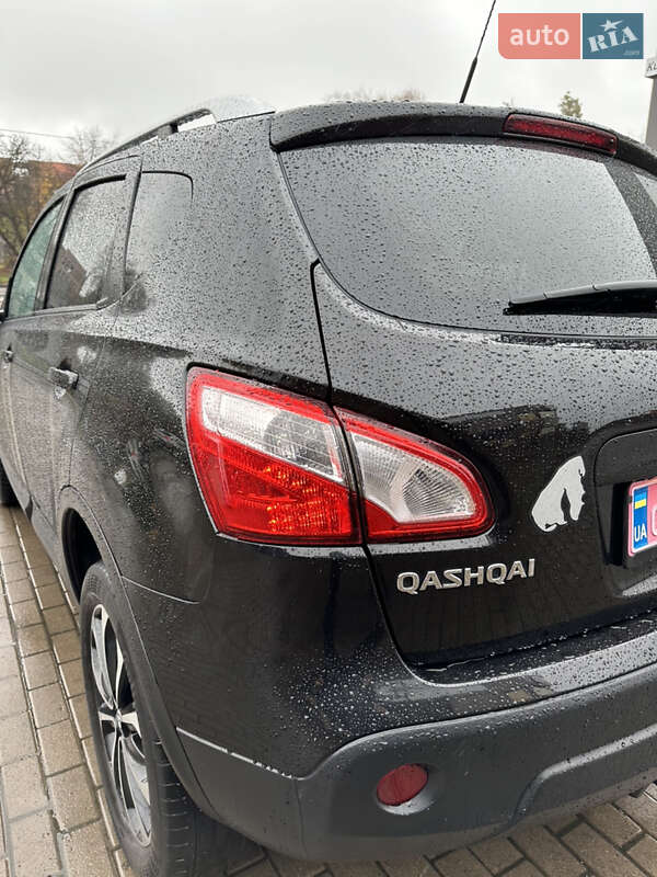 Позашляховик / Кросовер Nissan Qashqai 2011 в Рівному