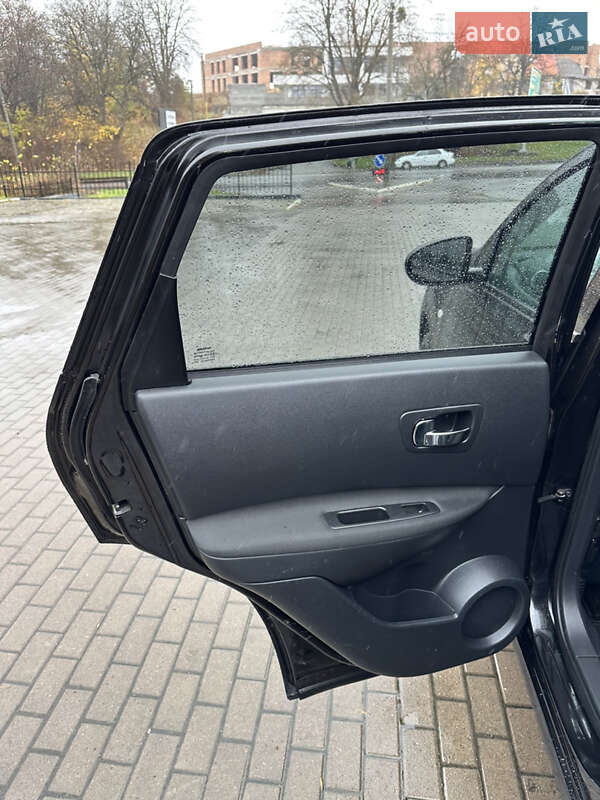 Позашляховик / Кросовер Nissan Qashqai 2011 в Рівному