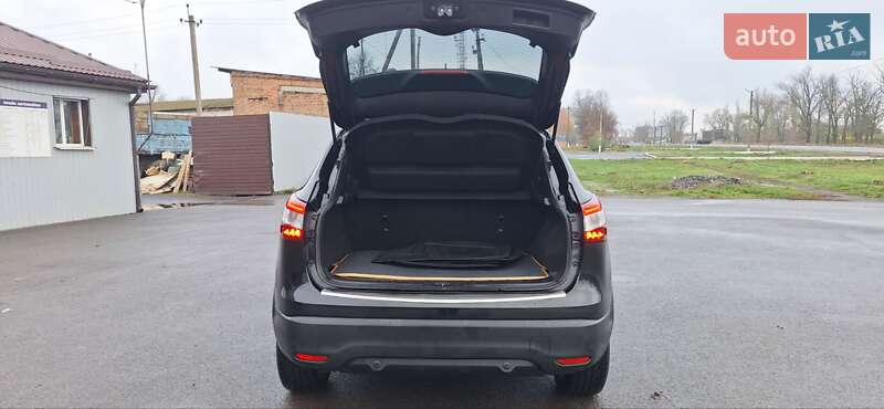 Внедорожник / Кроссовер Nissan Qashqai 2015 в Новоархангельске