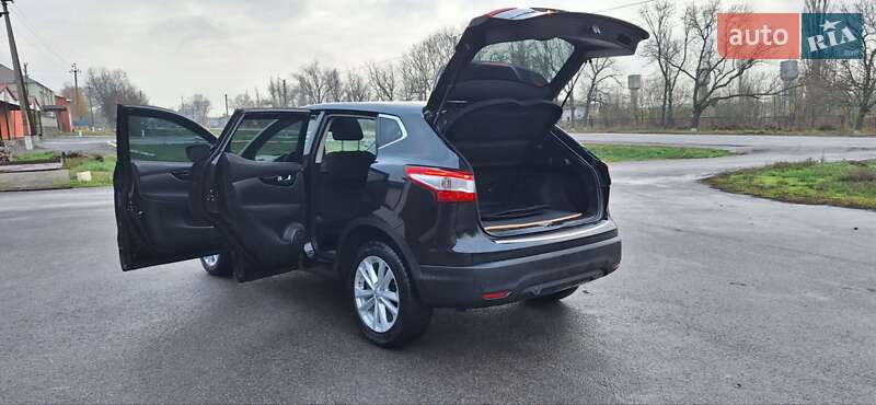 Внедорожник / Кроссовер Nissan Qashqai 2015 в Новоархангельске