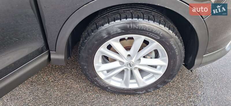 Внедорожник / Кроссовер Nissan Qashqai 2015 в Новоархангельске