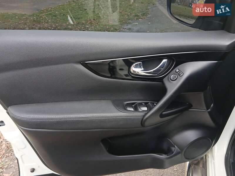 Позашляховик / Кросовер Nissan Qashqai 2015 в Первомайську фото 23 Позашляховик / Кросовер Nissan Qashqai 2015 в Первомайську