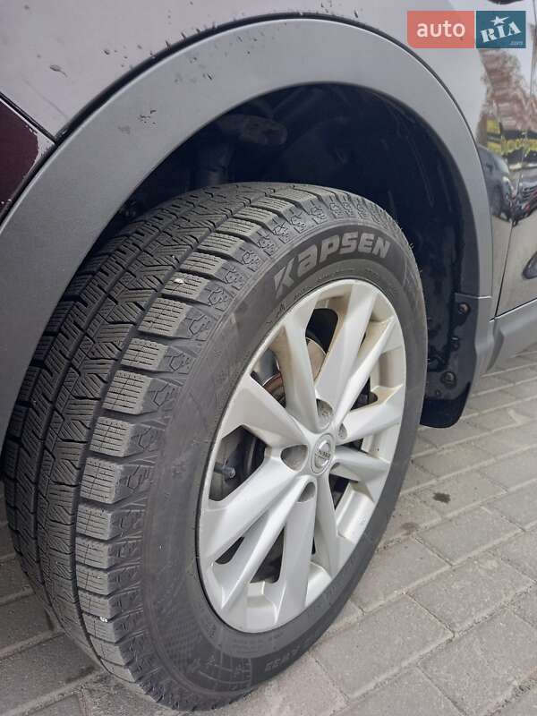 Позашляховик / Кросовер Nissan Qashqai 2015 в Полтаві