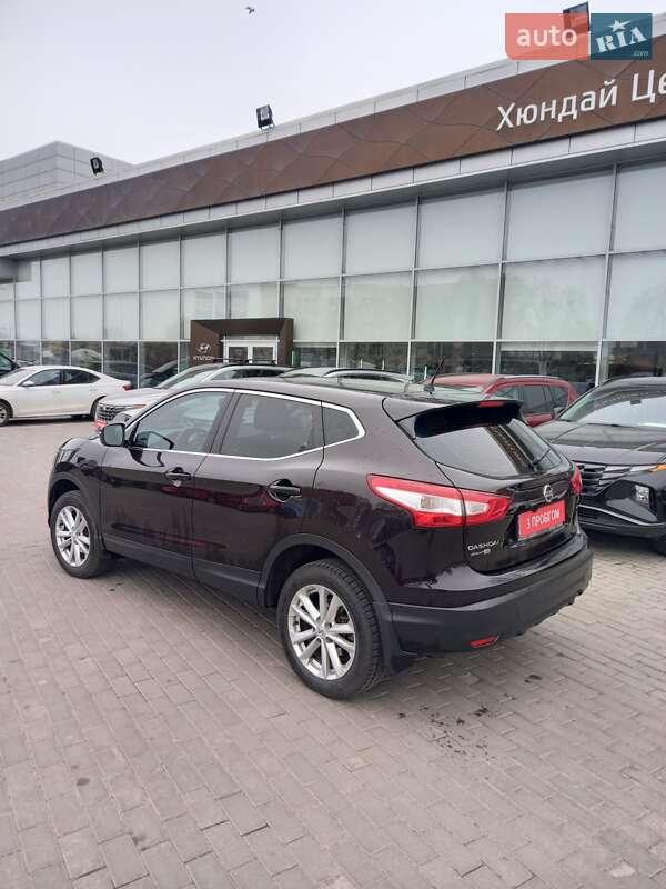 Позашляховик / Кросовер Nissan Qashqai 2015 в Полтаві