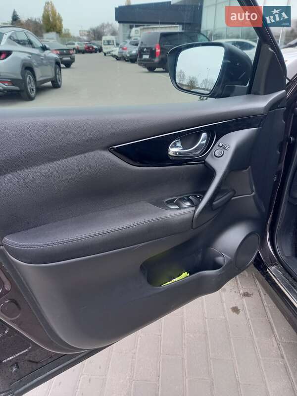 Позашляховик / Кросовер Nissan Qashqai 2015 в Полтаві