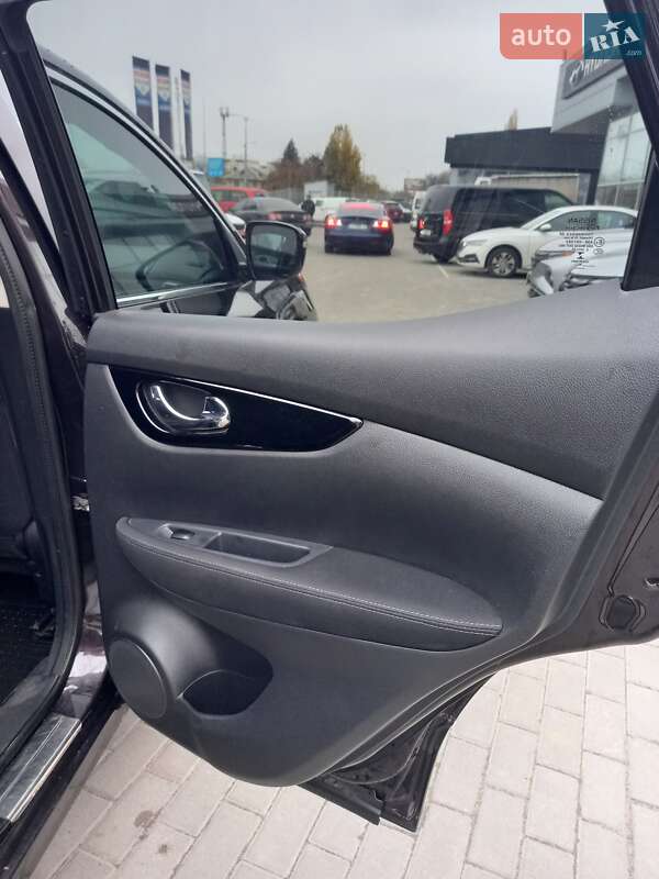 Позашляховик / Кросовер Nissan Qashqai 2015 в Полтаві