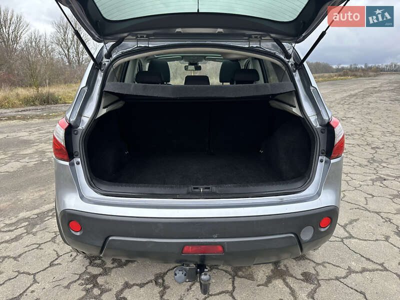 Внедорожник / Кроссовер Nissan Qashqai 2010 в Хмельницком