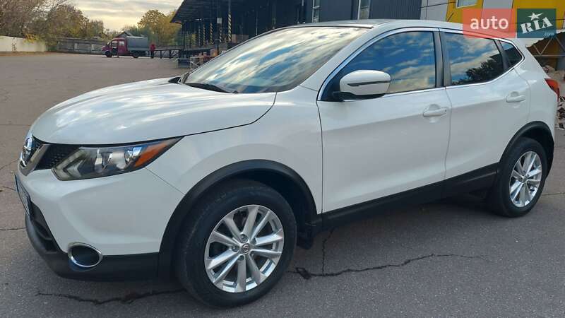 Внедорожник / Кроссовер Nissan Qashqai 2017 в Чернигове