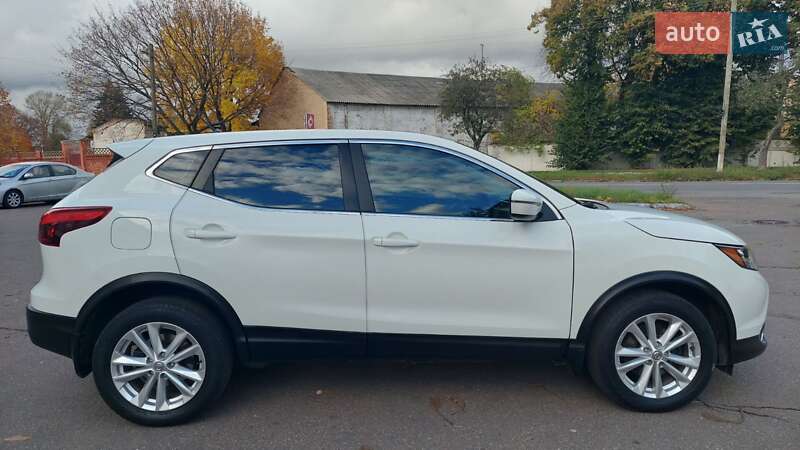 Внедорожник / Кроссовер Nissan Qashqai 2017 в Чернигове