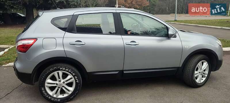 Внедорожник / Кроссовер Nissan Qashqai 2010 в Ровно