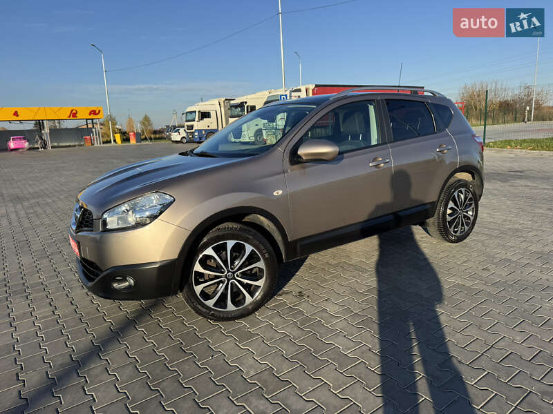 Позашляховик / Кросовер Nissan Qashqai 2012 в Луцьку