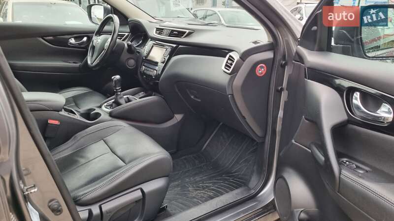 Позашляховик / Кросовер Nissan Qashqai 2015 в Полтаві