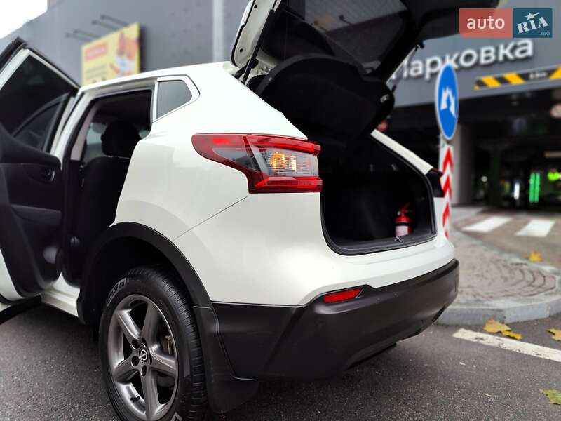 Внедорожник / Кроссовер Nissan Qashqai 2019 в Киеве