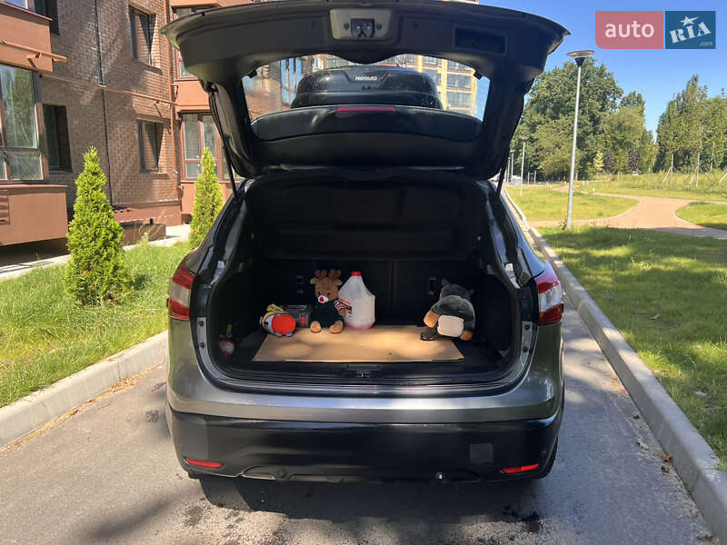 Внедорожник / Кроссовер Nissan Qashqai 2015 в Чернигове