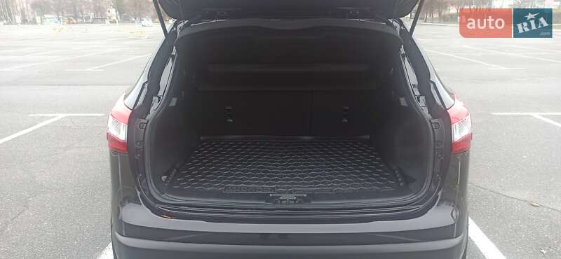 Позашляховик / Кросовер Nissan Qashqai 2016 в Броварах