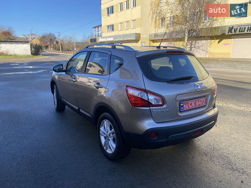 Внедорожник / Кроссовер Nissan Qashqai 2010 в Ивано-Франковске