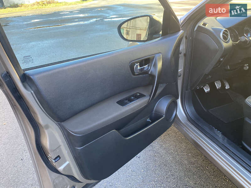 Внедорожник / Кроссовер Nissan Qashqai 2010 в Ивано-Франковске