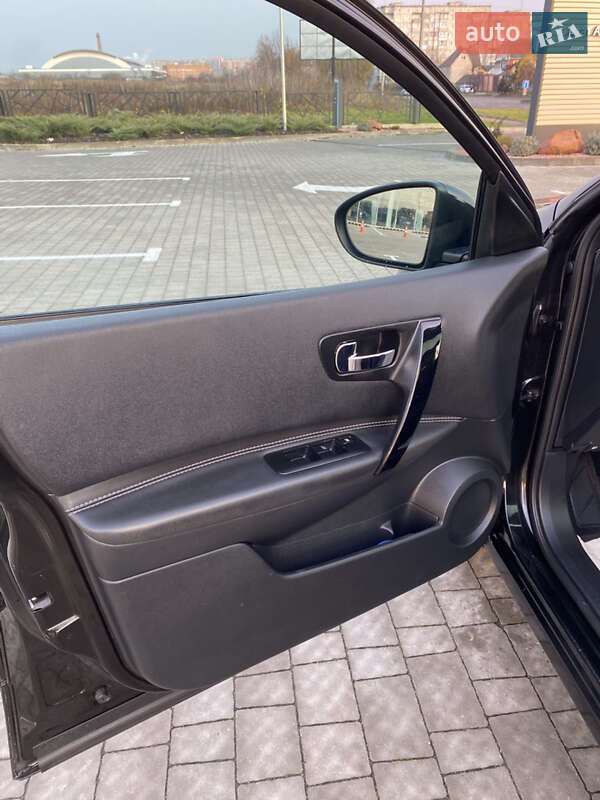 Внедорожник / Кроссовер Nissan Qashqai 2013 в Ровно