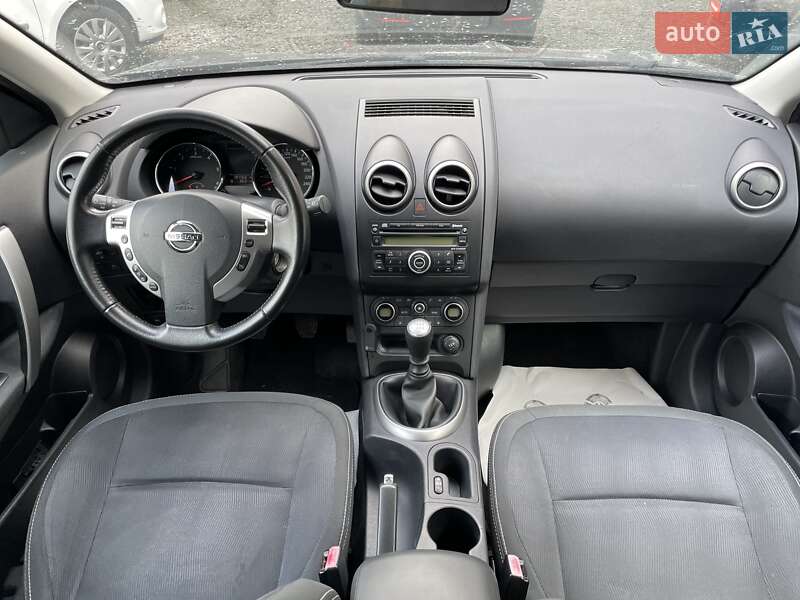 Внедорожник / Кроссовер Nissan Qashqai 2010 в Сумах