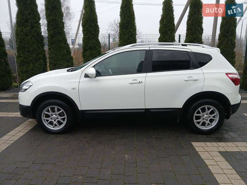 Внедорожник / Кроссовер Nissan Qashqai 2010 в Кременце