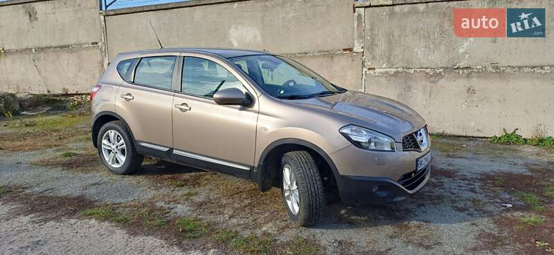 Внедорожник / Кроссовер Nissan Qashqai 2010 в Ровно фото 3 Внедорожник / Кроссовер Nissan Qashqai 2010 в Ровно