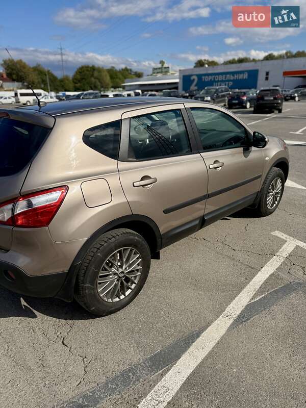 Внедорожник / Кроссовер Nissan Qashqai 2013 в Ужгороде фото 5 Внедорожник / Кроссовер Nissan Qashqai 2013 в Ужгороде