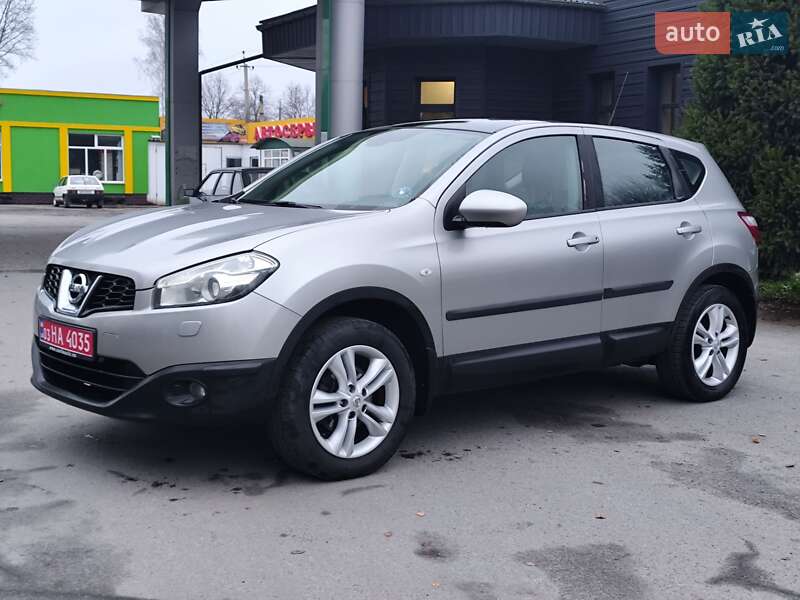 Внедорожник / Кроссовер Nissan Qashqai 2010 в Звягеле