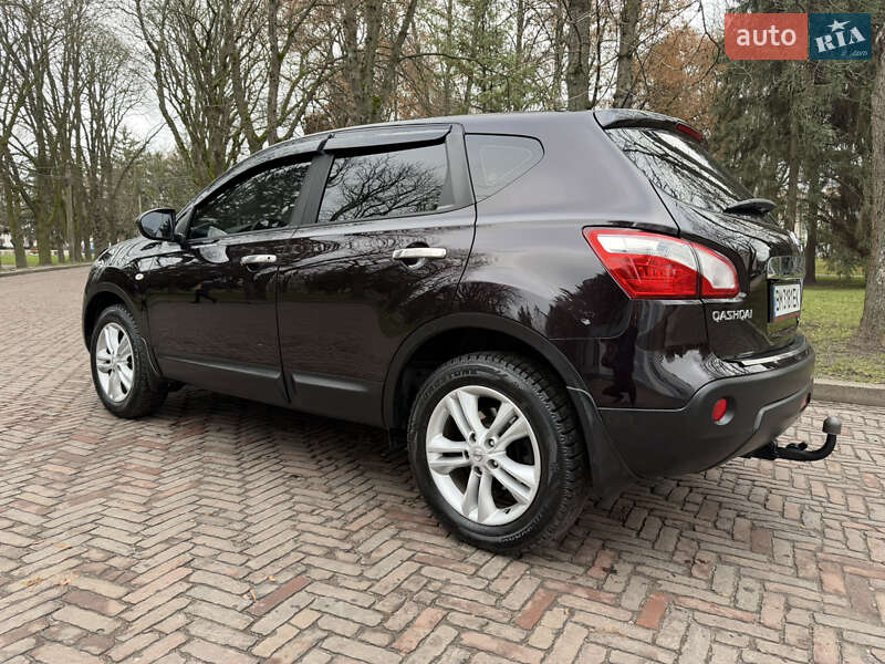 Внедорожник / Кроссовер Nissan Qashqai 2011 в Конотопе