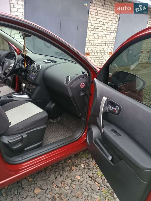 Внедорожник / Кроссовер Nissan Qashqai 2012 в Вараше