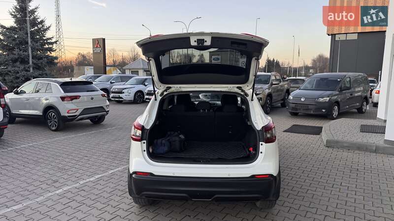 Позашляховик / Кросовер Nissan Qashqai 2020 в Чернівцях