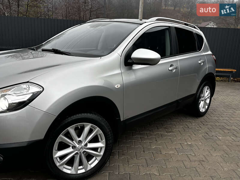 Внедорожник / Кроссовер Nissan Qashqai 2011 в Косове