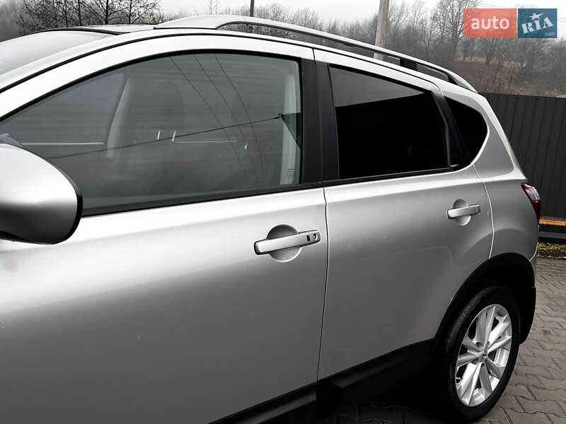 Внедорожник / Кроссовер Nissan Qashqai 2011 в Косове